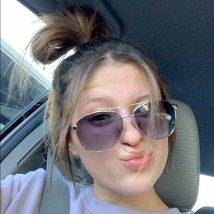 Meet your Posher, Taylor